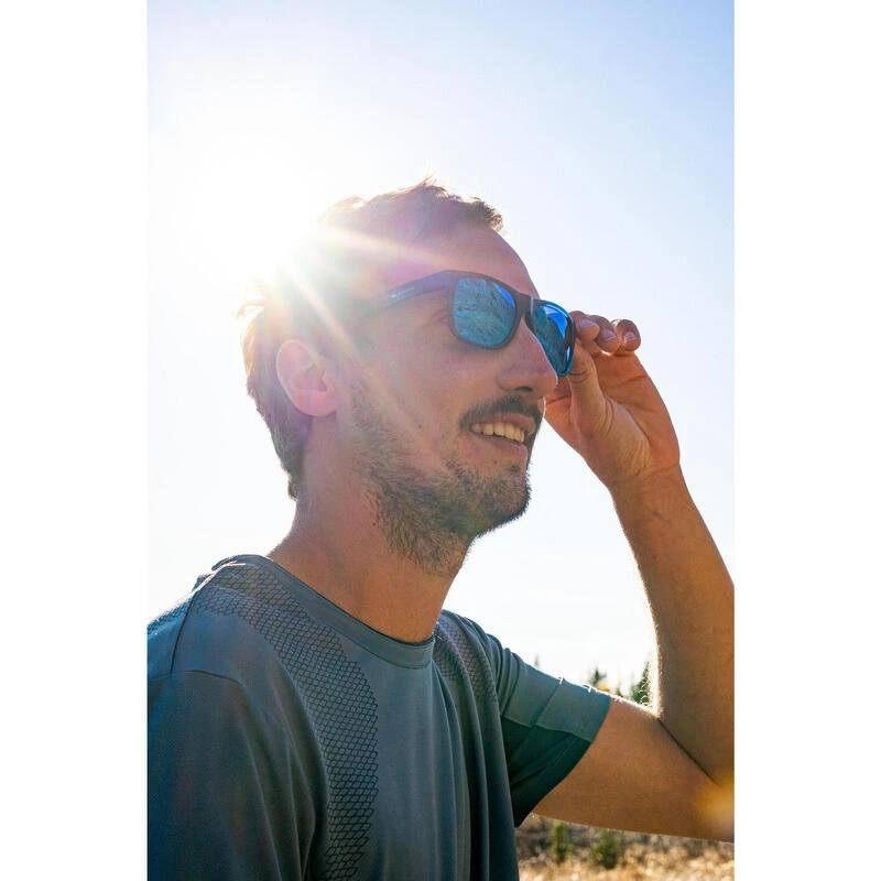 Quechua Wandelzonnebril Voor Volwassenen MH140 Categorie 3 11 Quechua Wandelzonnebril Voor Volwassenen MH140 Categorie 3 - Afbeelding 11