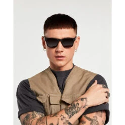 HAWKERS Zonnebrillen Voor Mannen En Vrouwen POLARIZED CORE Carbon Black -Puur Mode zonnebrillen voor mannen en vrouwen polarized core black 4